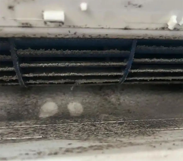 香坊空调吹的风有股烧焦味是怎么回事